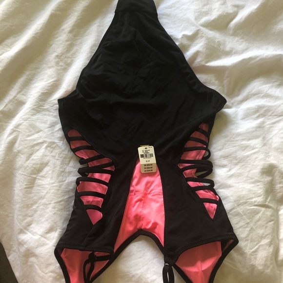 Victoria’s Secret PINK black strappy one piece size Small, NWT - Picture 3 of 8